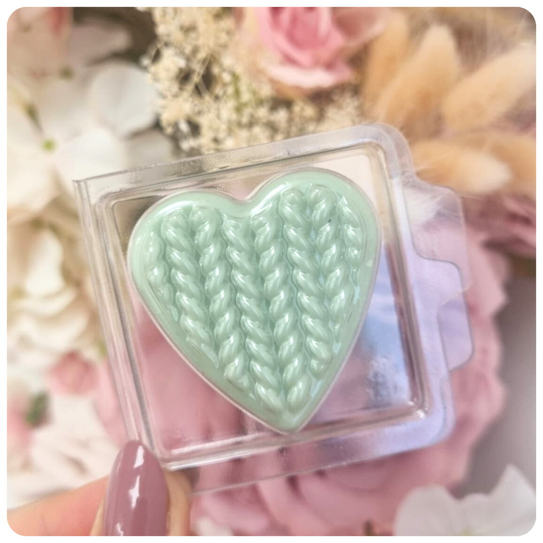 Clamshell woolen heart wax sample